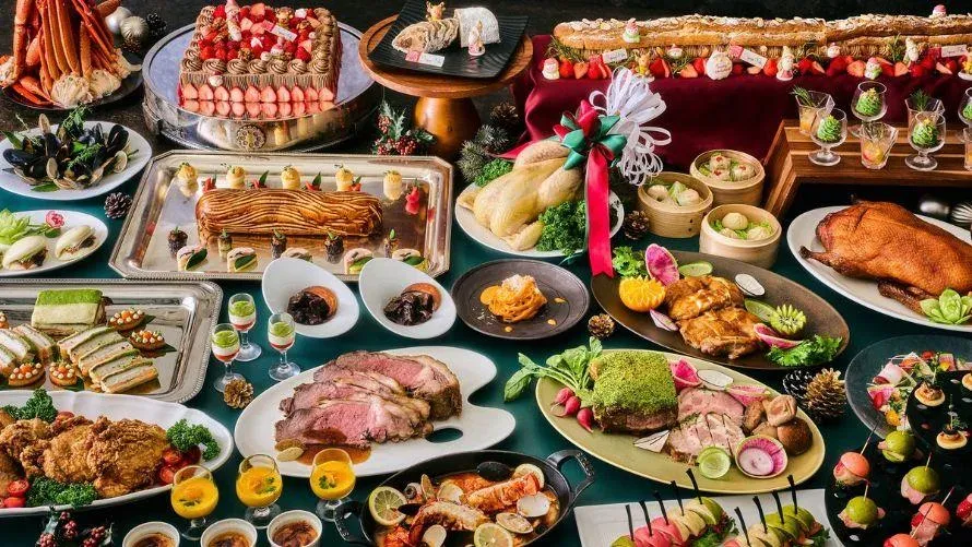 A Christmas buffet spread at LUXE DINING HAPUNA in Shinagawa Prince Hotel