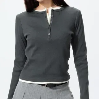 Uniqlo Ribbed Henley Neck T-shirt. Image: Uniqlo