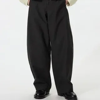 Uniqlo Jersey Barrel Leg Pants. Image: Uniqlo